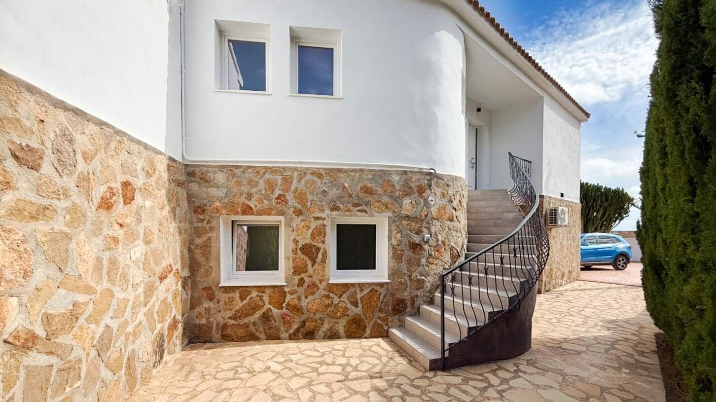 7 soverom Villa til salgs i Calpe / Calp med svømmebasseng garasje - € 948 000 (Ref: 10163915)