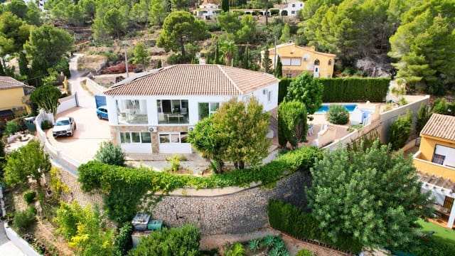 7 soverom Villa til salgs i Calpe / Calp med svømmebasseng garasje - € 948 000 (Ref: 10163915)