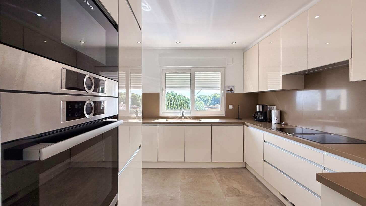 7 soverom Villa til salgs i Calpe / Calp med svømmebasseng garasje - € 948 000 (Ref: 10163915)