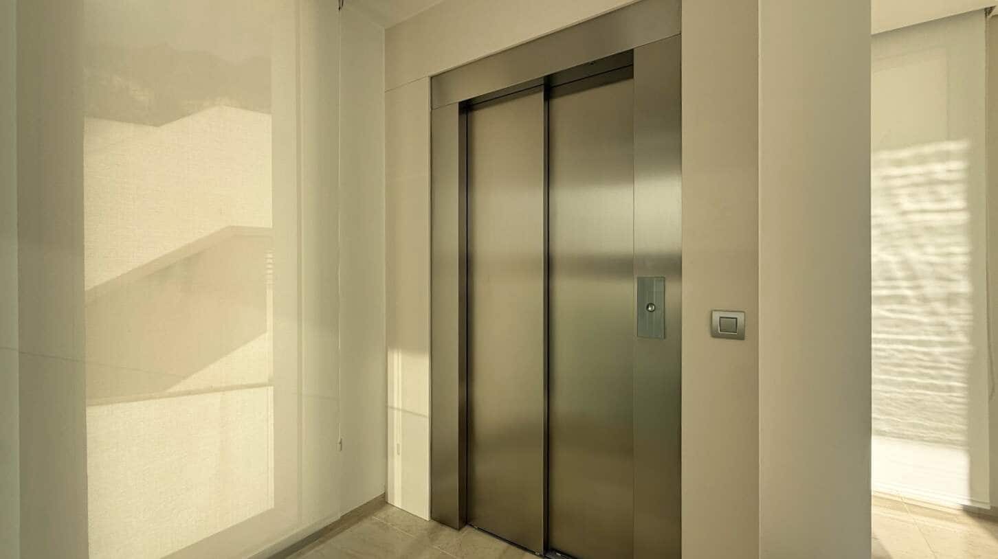 4 quarto Moradia para venda em Altea com piscina garagem - 1 500 000 € (Ref: 10183915)