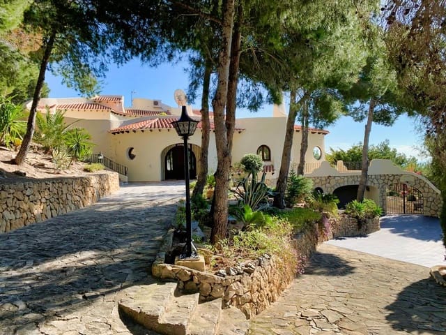 4 bedroom Villa for sale in Altea la Vella, Altea with pool garage - € 1,350,000 (Ref: 5097169)