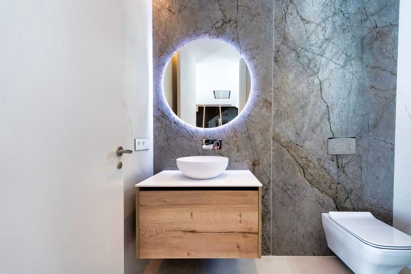 3 bedroom Beach Apartment for sale in Benidorm with pool garage - € 1,650,000 (Ref: 5097271)