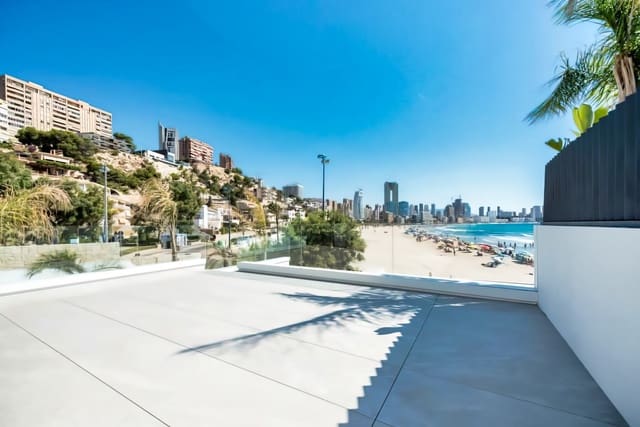 3 bedroom Beach Apartment for sale in Playa Poniente, Benidorm with pool garage - € 1,650,000 (Ref: 5097271)