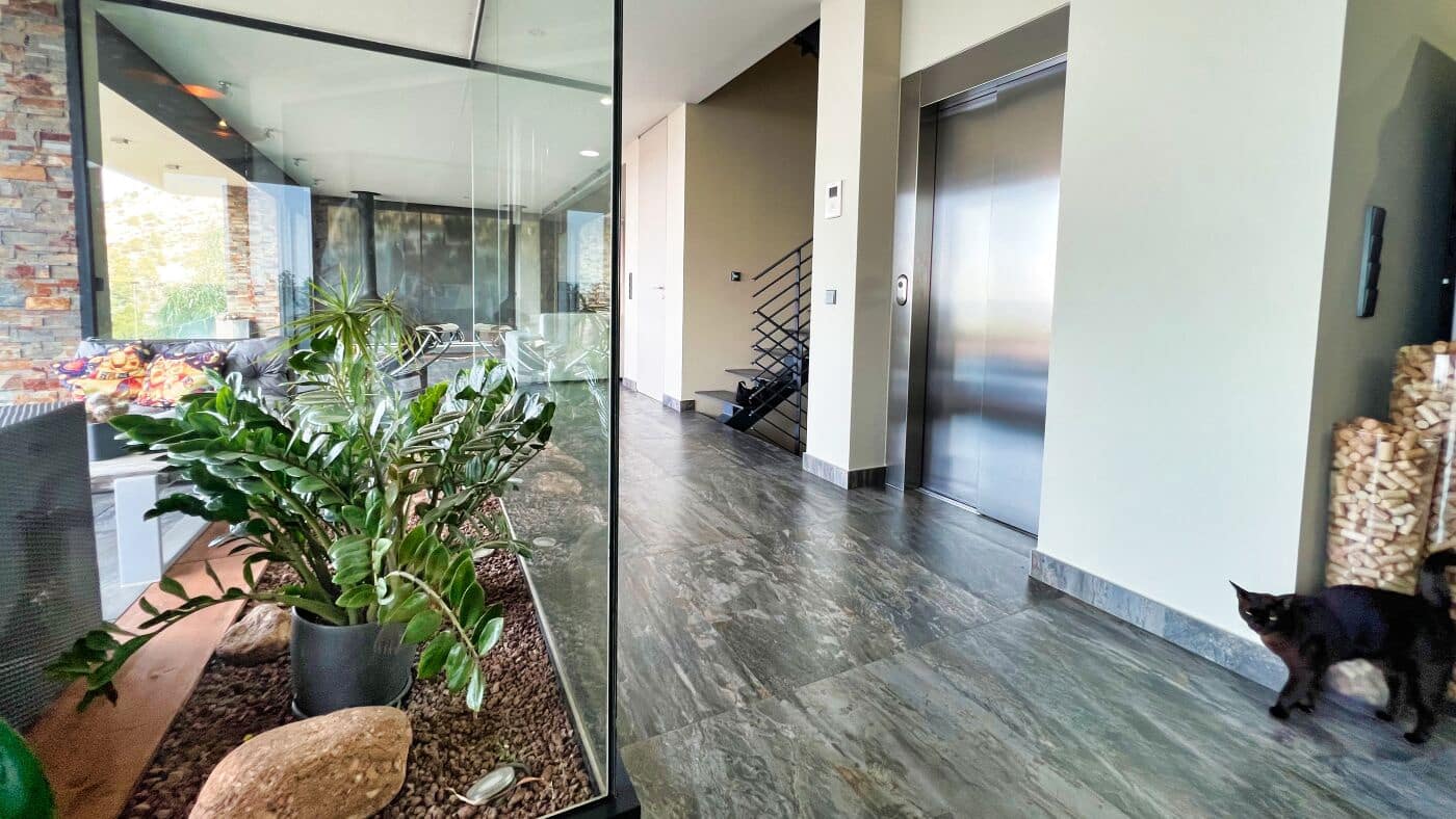 4 soveværelse Villa til salg i Altea med swimmingpool garage - € 2.650.000 (Ref: 5097317)