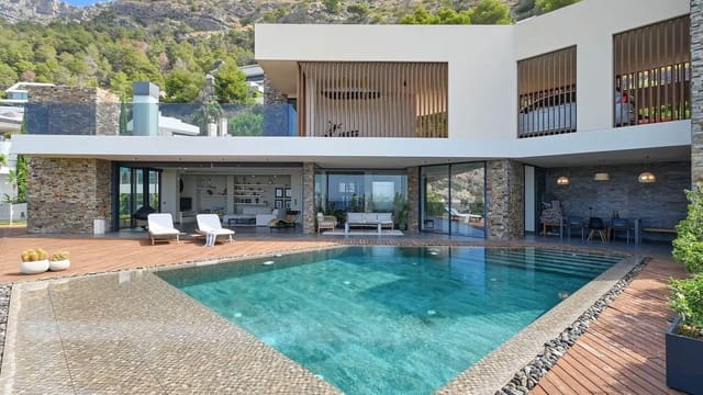 4 bedroom Villa for sale in Altea with pool garage - € 2,650,000 (Ref: 5097317)
