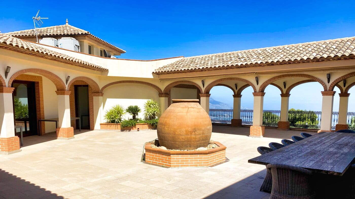 11 bedroom Finca/Country House for sale in Benimantell with pool garage - € 3,100,000 (Ref: 6563954)