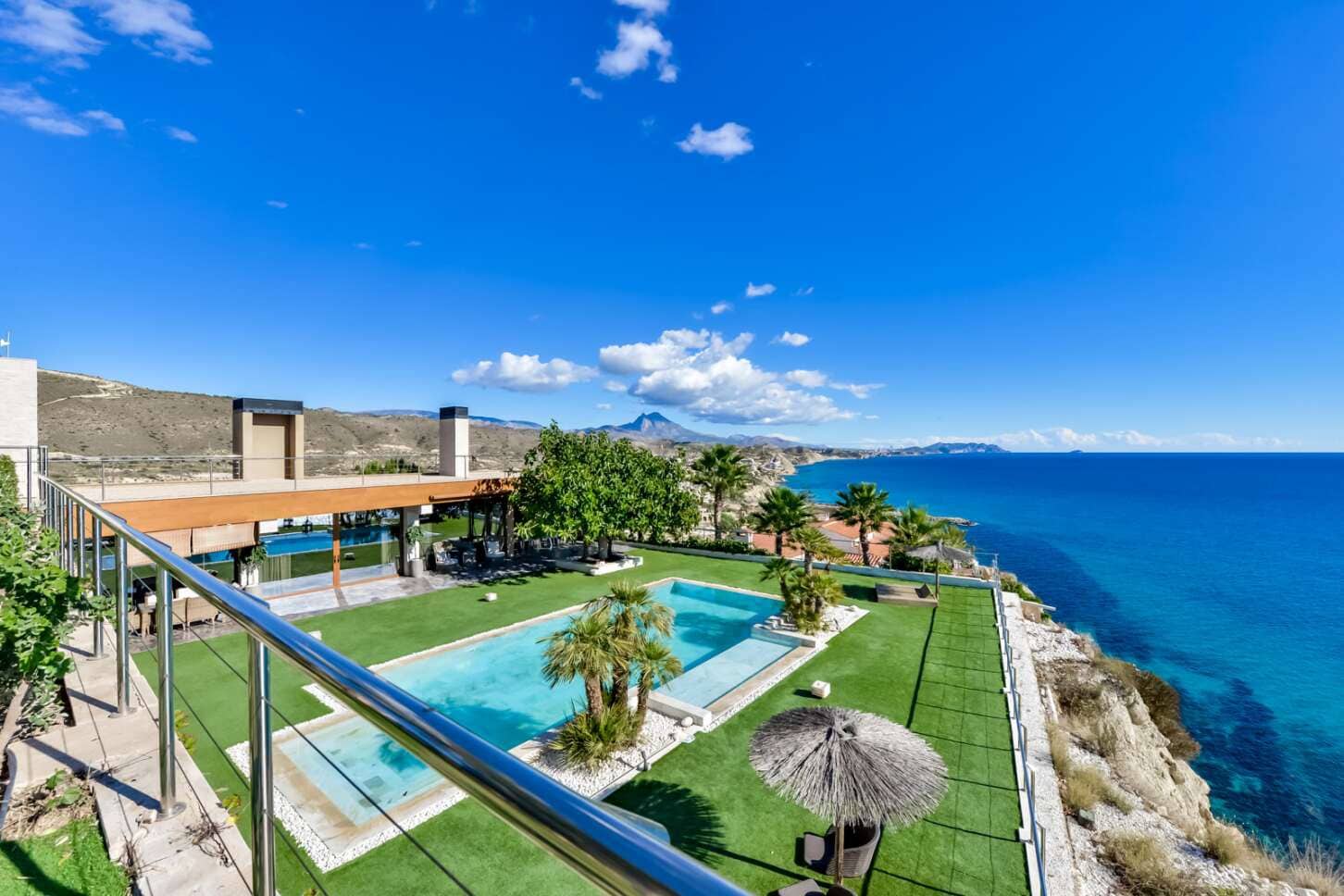 6 soveværelse Villa til salg i El Campello med swimmingpool garage - € 3.800.000 (Ref: 6860866)