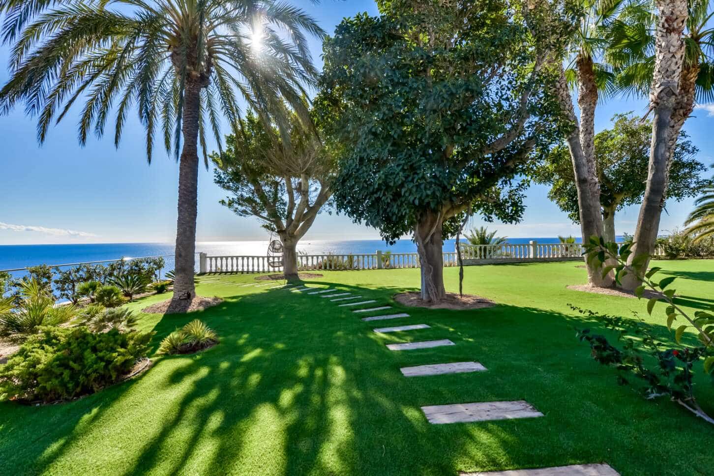 6 soveværelse Villa til salg i El Campello med swimmingpool garage - € 3.800.000 (Ref: 6860866)