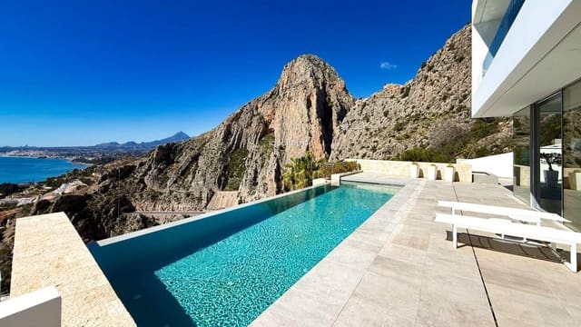 3 sypialnia Willa na sprzedaż w Altea z basenem garażem - 2 695 000 € (Ref: 7702104)