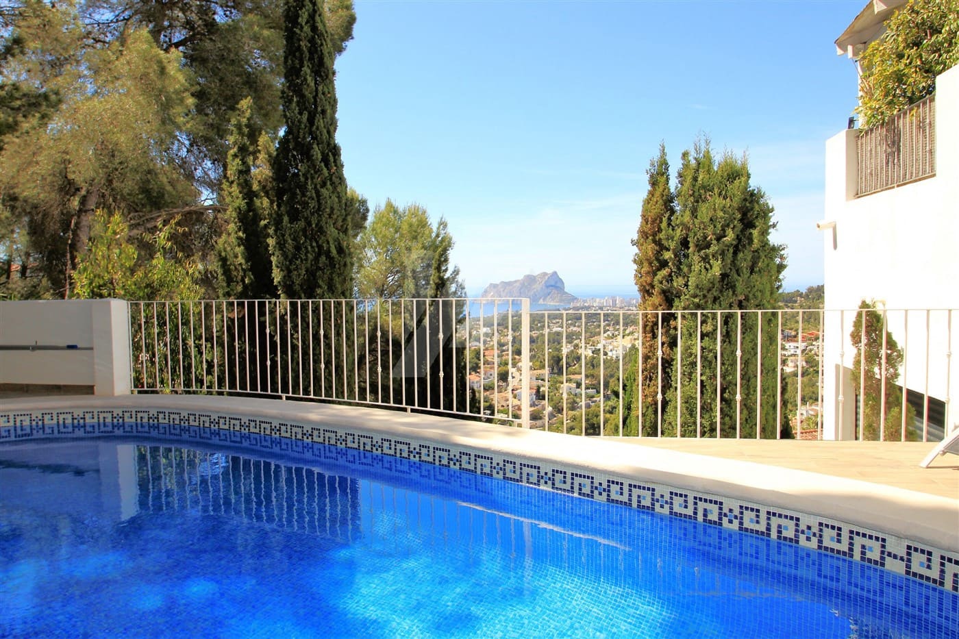 6 bedroom Villa for sale in Benissa with pool garage - € 1,600,000 (Ref: 8114068)