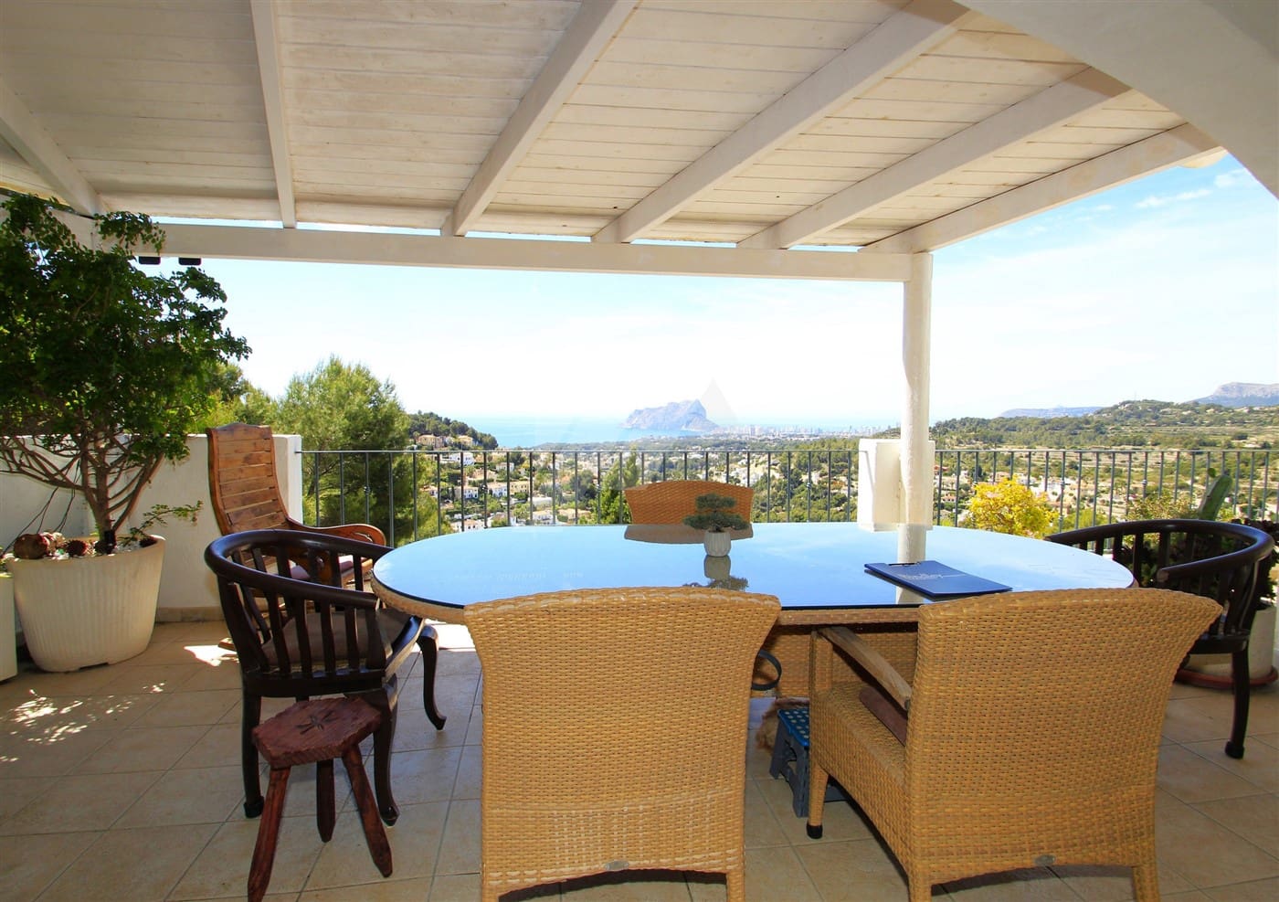 6 bedroom Villa for sale in Benissa with pool garage - € 1,600,000 (Ref: 8114068)