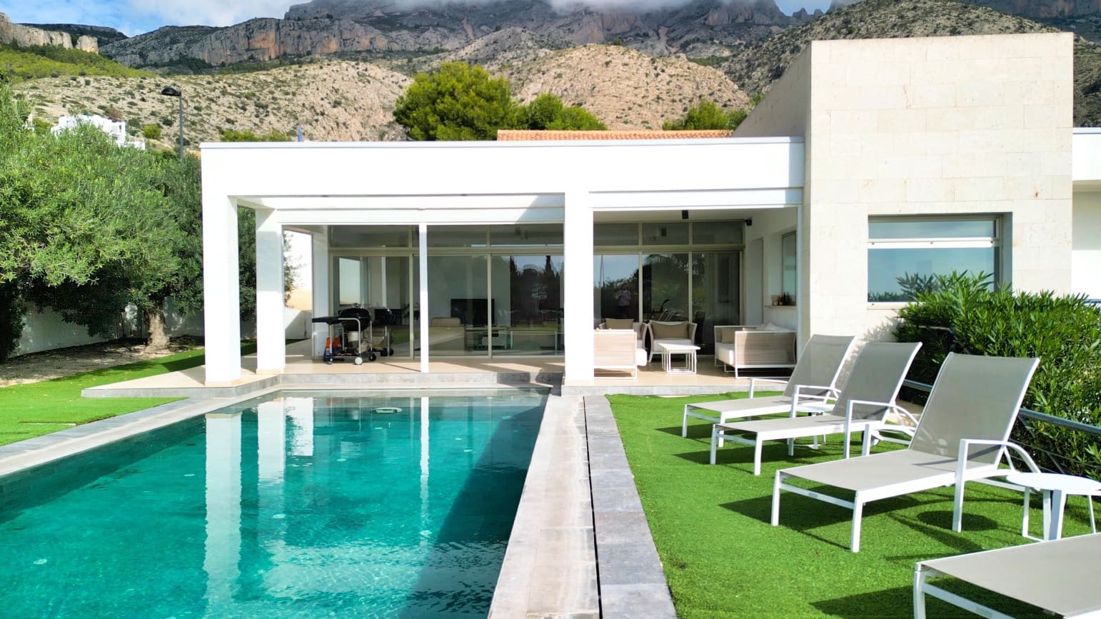 5 soverom Villa til salgs i Altea la Vella med svømmebasseng garasje - € 1 100 000 (Ref: 8148008)