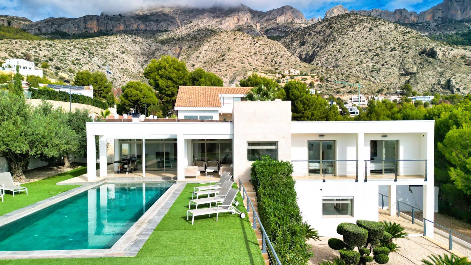 5 soverom Villa til salgs i Altea la Vella med svømmebasseng garasje - € 1 100 000 (Ref: 8148008)