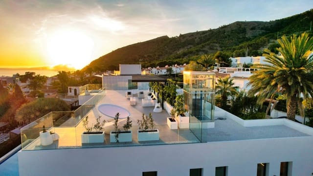 4 soveværelse Villa til salg i Albir, Alfaz del Pi / L'Alfàs del Pi med swimmingpool garage - € 3.950.000 (Ref: 8208861)