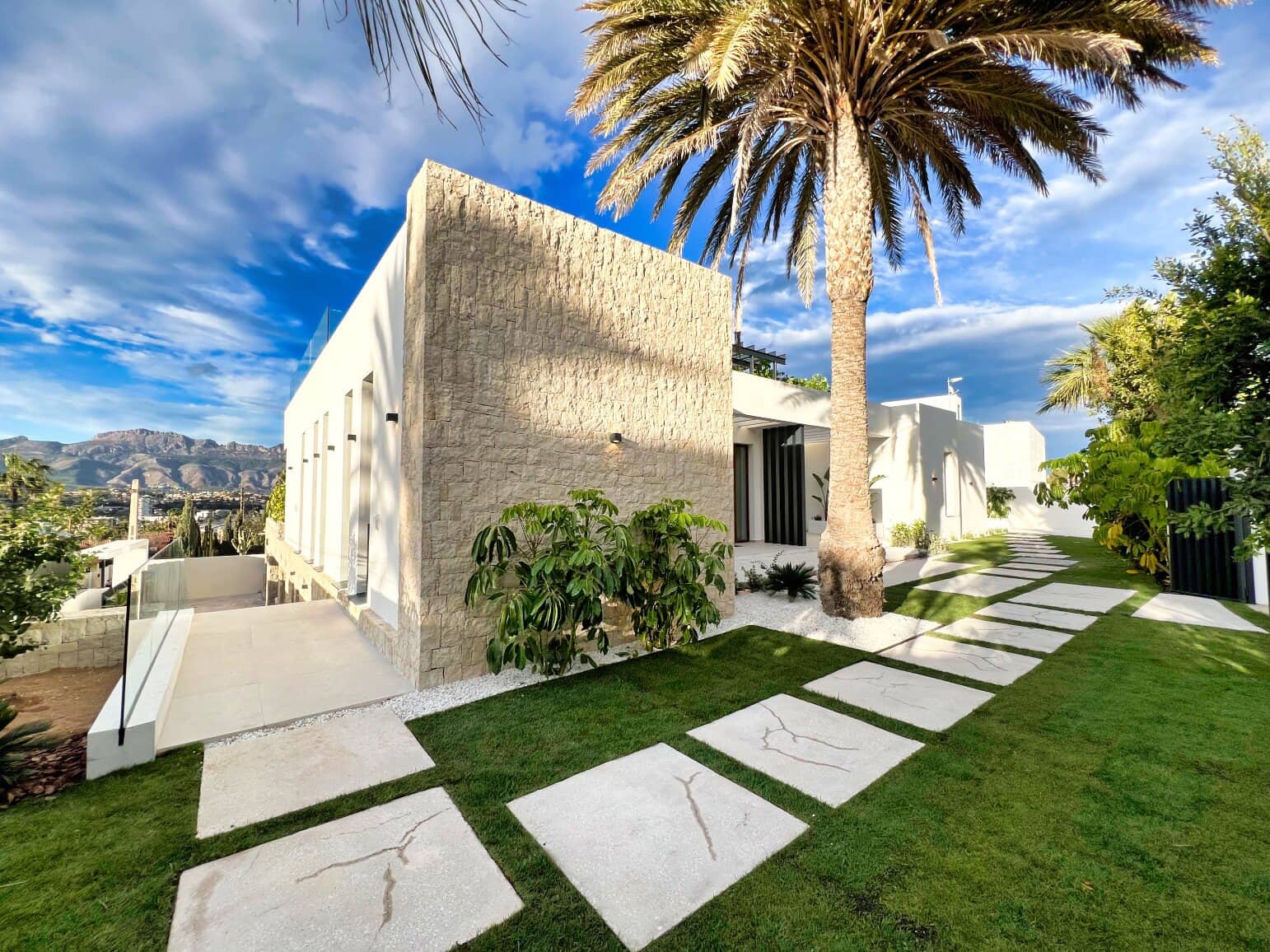 4 slaapkamer Villa te koop in Albir met zwembad garage - € 3.950.000 (Ref: 8208861)