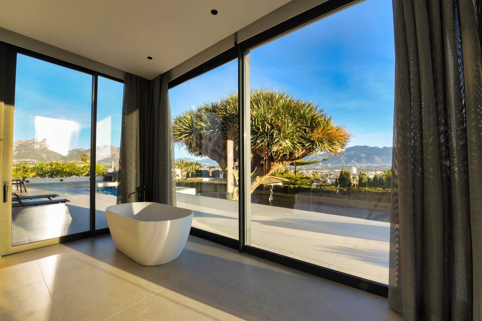 4 slaapkamer Villa te koop in Albir met zwembad garage - € 3.950.000 (Ref: 8208861)