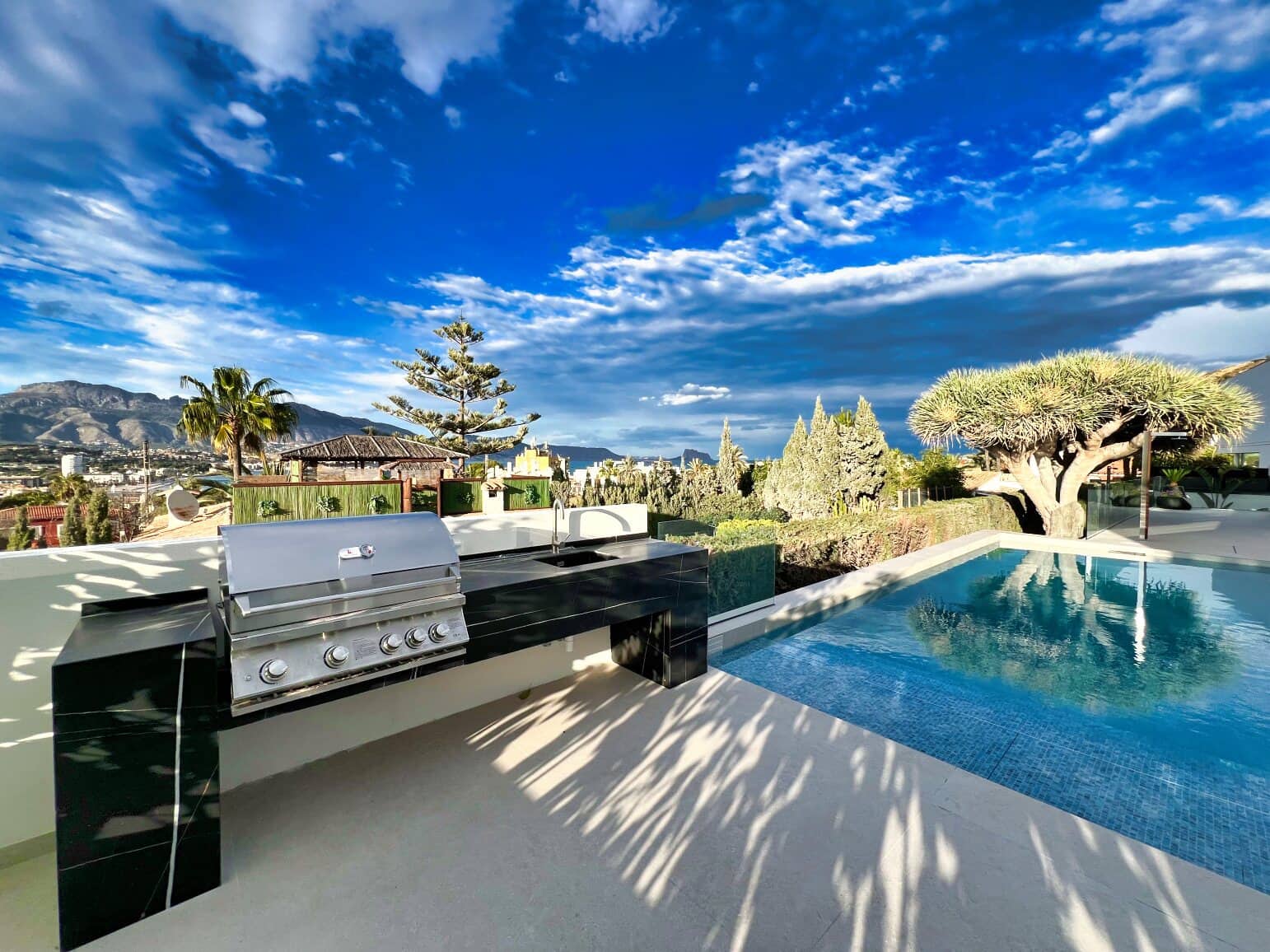 4 slaapkamer Villa te koop in Albir met zwembad garage - € 3.950.000 (Ref: 8208861)