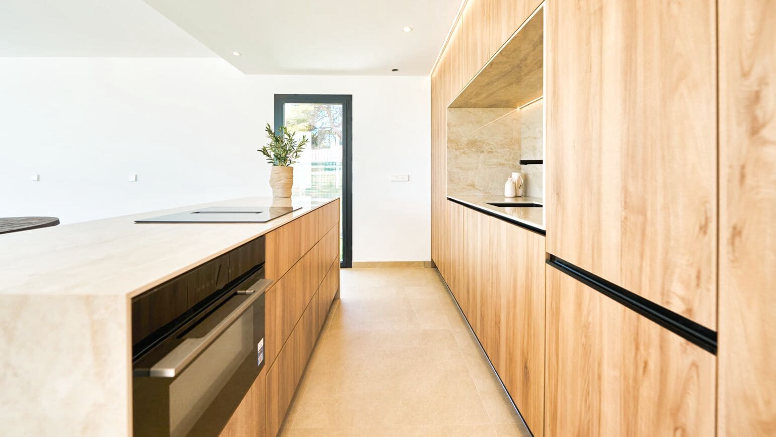 3 slaapkamer Villa te koop in Alfaz del Pi / L'Alfas del Pi met zwembad garage - € 690.000 (Ref: 8420363)