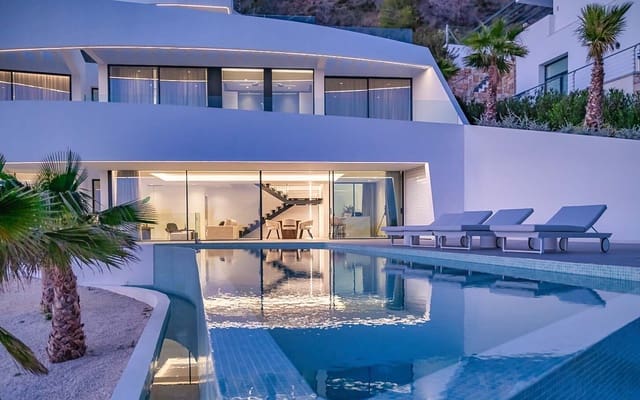 4 sypialnia Willa na sprzedaż w Altea z basenem garażem - 2 290 000 € (Ref: 8425430)