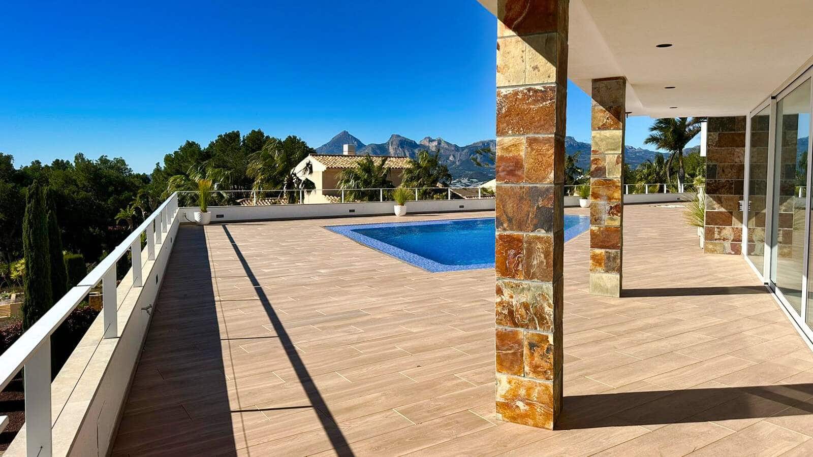 7 bedroom Villa for sale in Altea with pool - € 4,750,000 (Ref: 8480362)