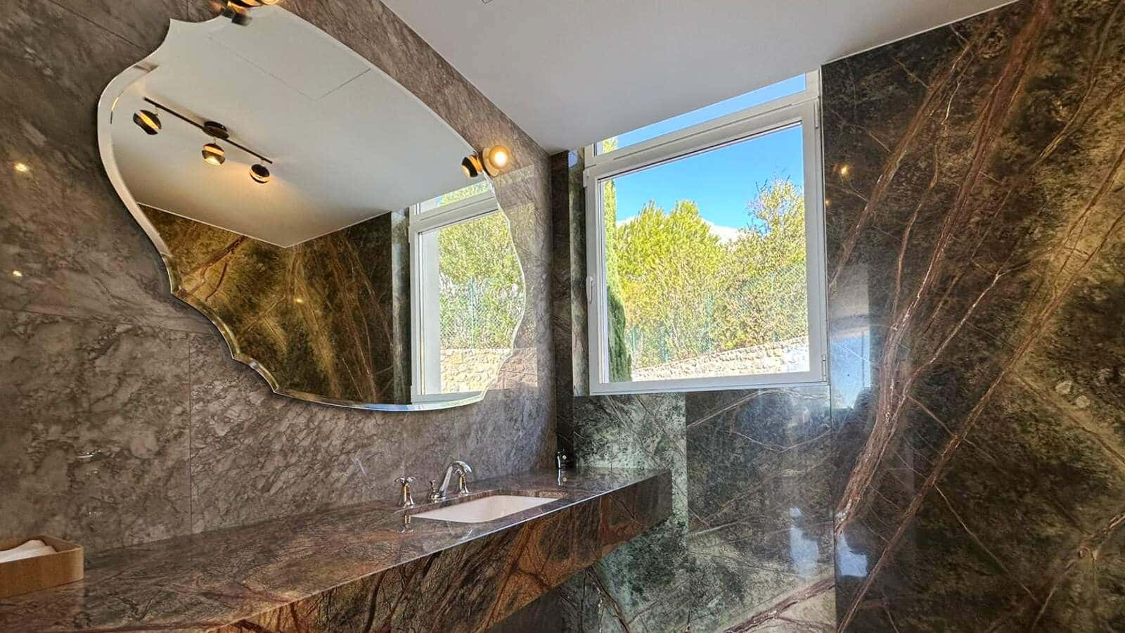 7 bedroom Villa for sale in Altea with pool - € 4,750,000 (Ref: 8480362)