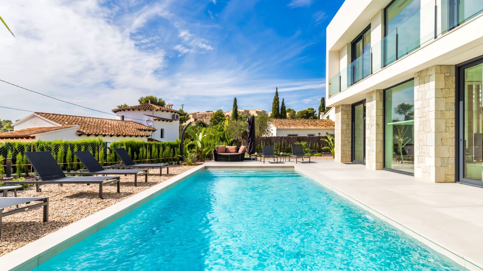 4 makuuhuone Huvila myytävänä paikassa Benissa mukana uima-altaan 
autotalli - 1 250 000 € (Ref: 8513817)