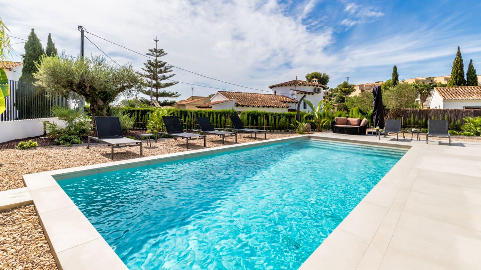 4 makuuhuone Huvila myytävänä paikassa Benissa mukana uima-altaan 
autotalli - 1 250 000 € (Ref: 8513817)