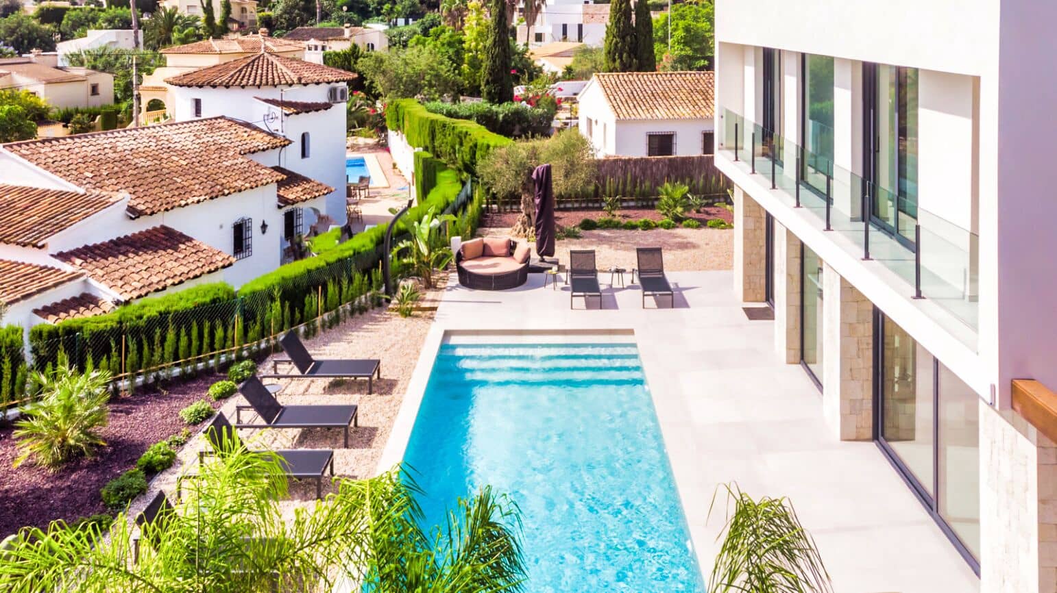 4 makuuhuone Huvila myytävänä paikassa Benissa mukana uima-altaan 
autotalli - 1 250 000 € (Ref: 8513817)