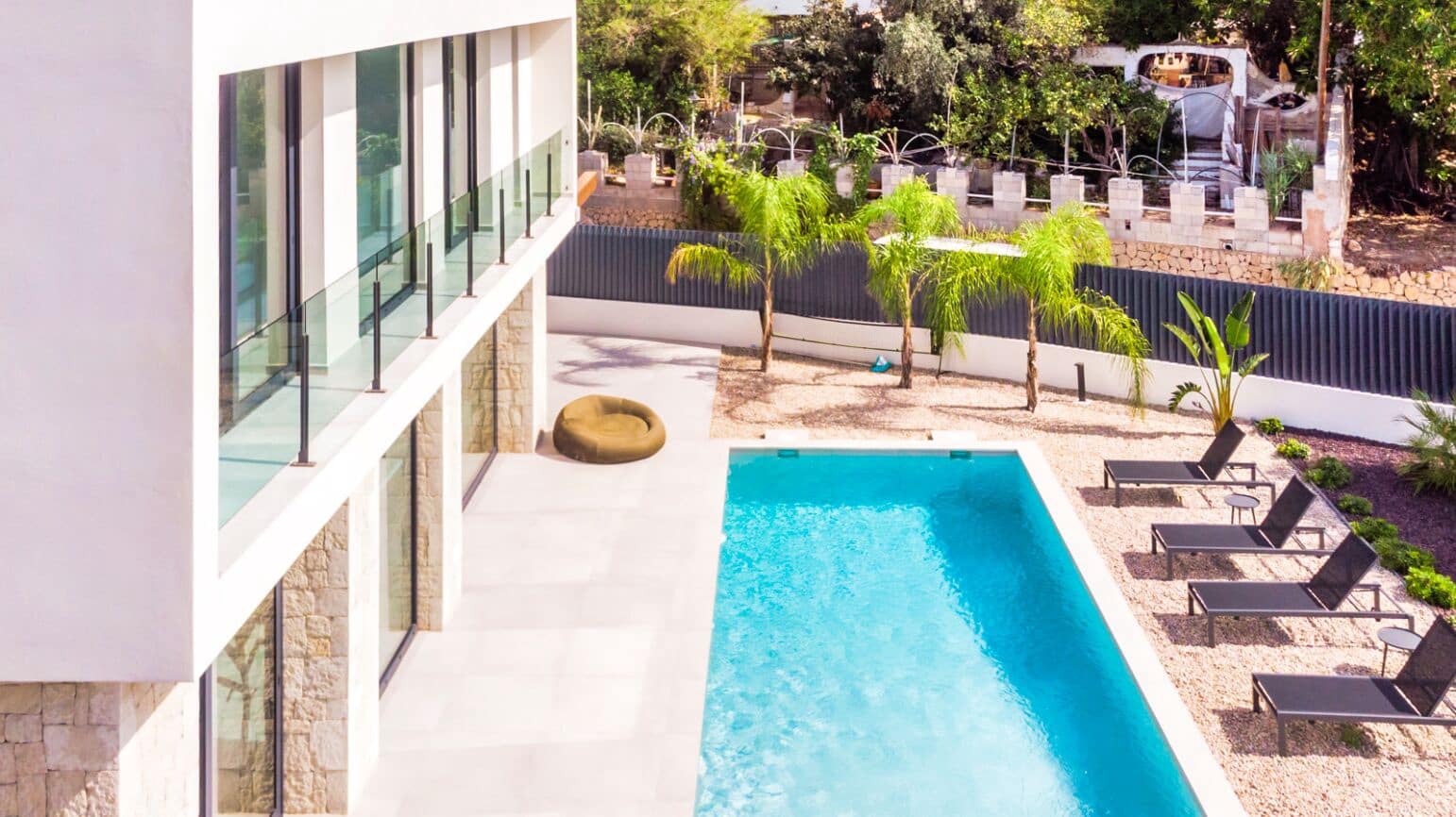 4 makuuhuone Huvila myytävänä paikassa Benissa mukana uima-altaan 
autotalli - 1 250 000 € (Ref: 8513817)