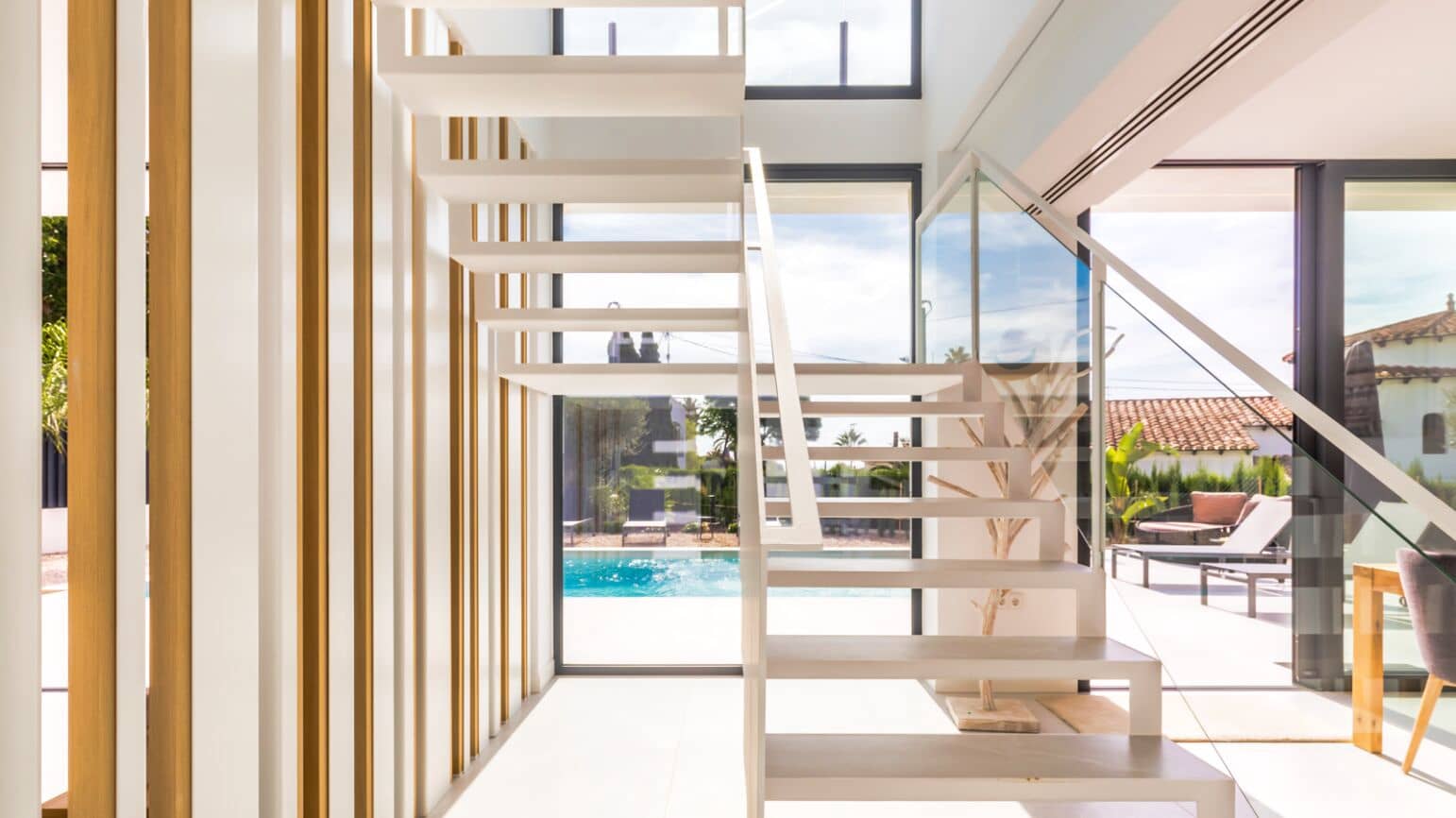 4 makuuhuone Huvila myytävänä paikassa Benissa mukana uima-altaan 
autotalli - 1 250 000 € (Ref: 8513817)