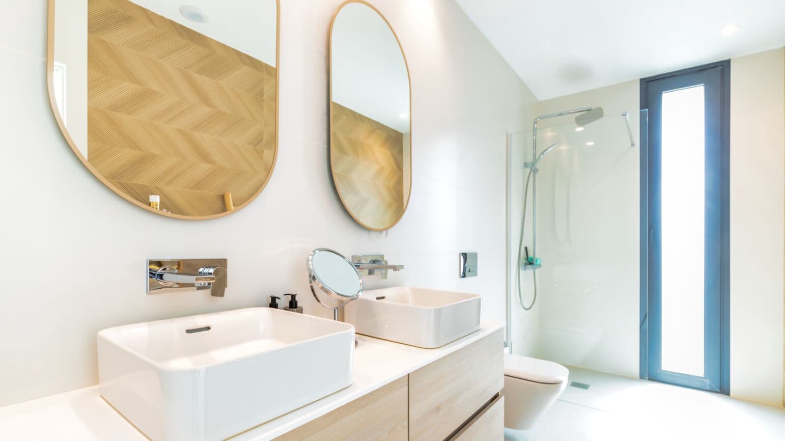 4 makuuhuone Huvila myytävänä paikassa Benissa mukana uima-altaan 
autotalli - 1 250 000 € (Ref: 8513817)