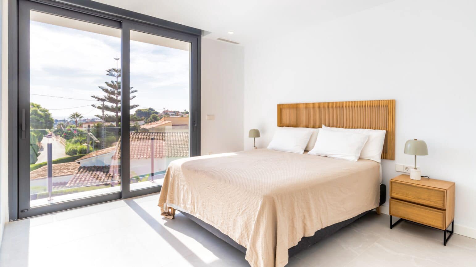 4 makuuhuone Huvila myytävänä paikassa Benissa mukana uima-altaan 
autotalli - 1 250 000 € (Ref: 8513817)