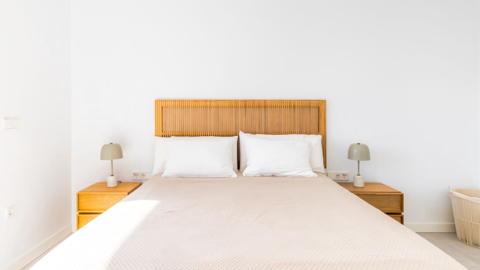 4 makuuhuone Huvila myytävänä paikassa Benissa mukana uima-altaan 
autotalli - 1 250 000 € (Ref: 8513817)