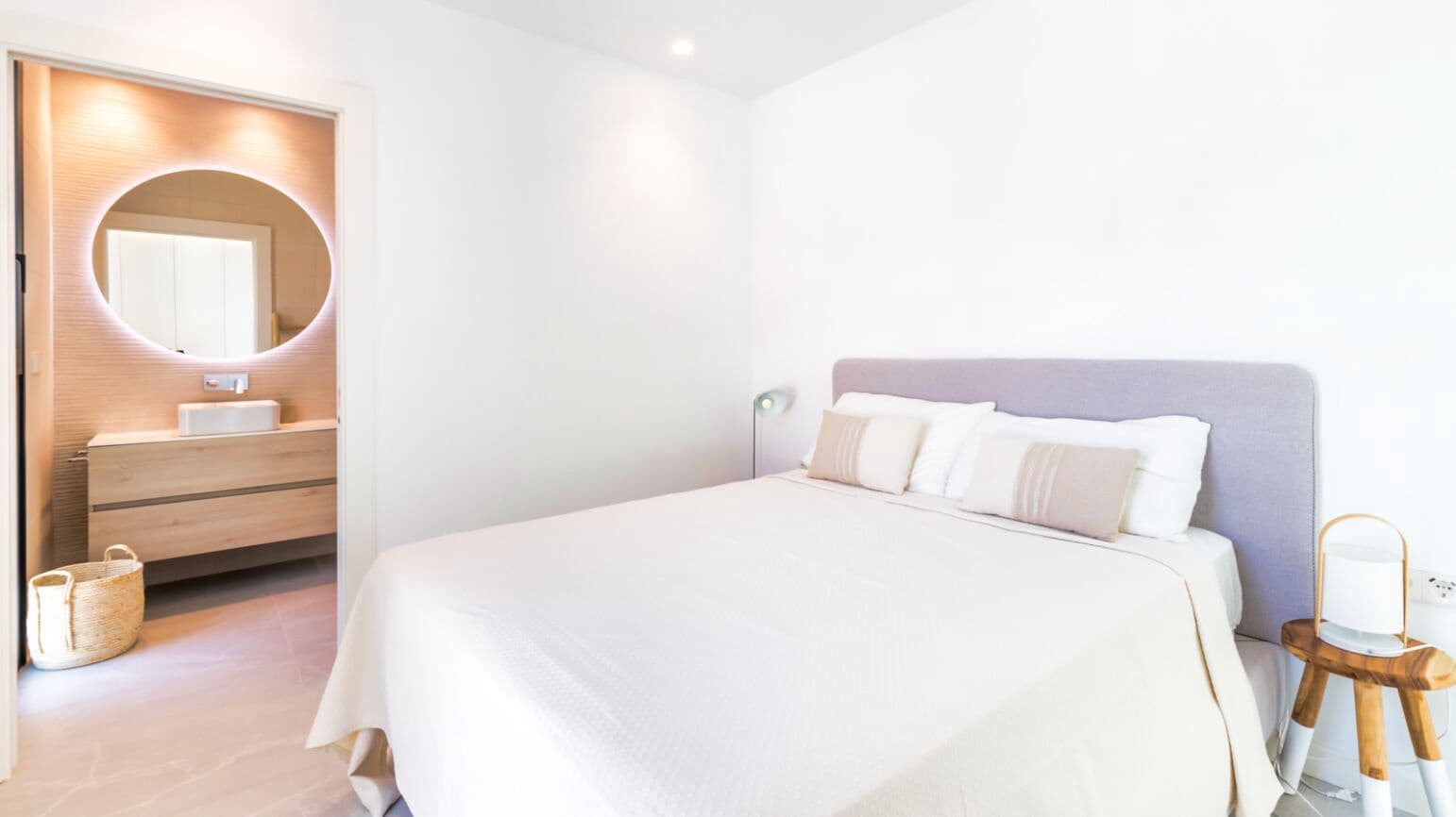 4 makuuhuone Huvila myytävänä paikassa Benissa mukana uima-altaan 
autotalli - 1 250 000 € (Ref: 8513817)