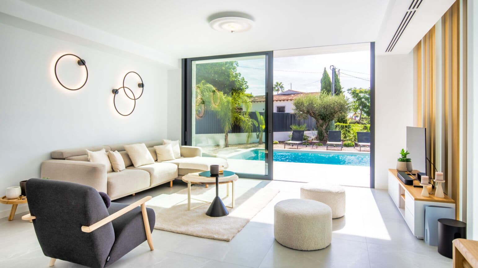 4 makuuhuone Huvila myytävänä paikassa Benissa mukana uima-altaan 
autotalli - 1 250 000 € (Ref: 8513817)