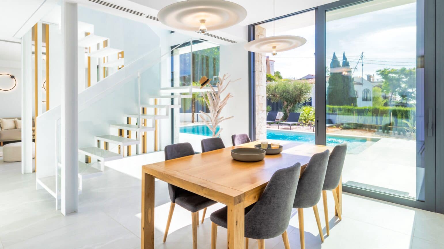 4 makuuhuone Huvila myytävänä paikassa Benissa mukana uima-altaan 
autotalli - 1 250 000 € (Ref: 8513817)