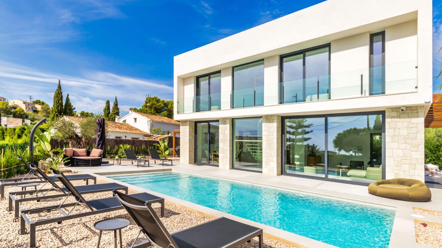 4 makuuhuone Huvila myytävänä paikassa Benissa mukana uima-altaan 
autotalli - 1 250 000 € (Ref: 8513817)