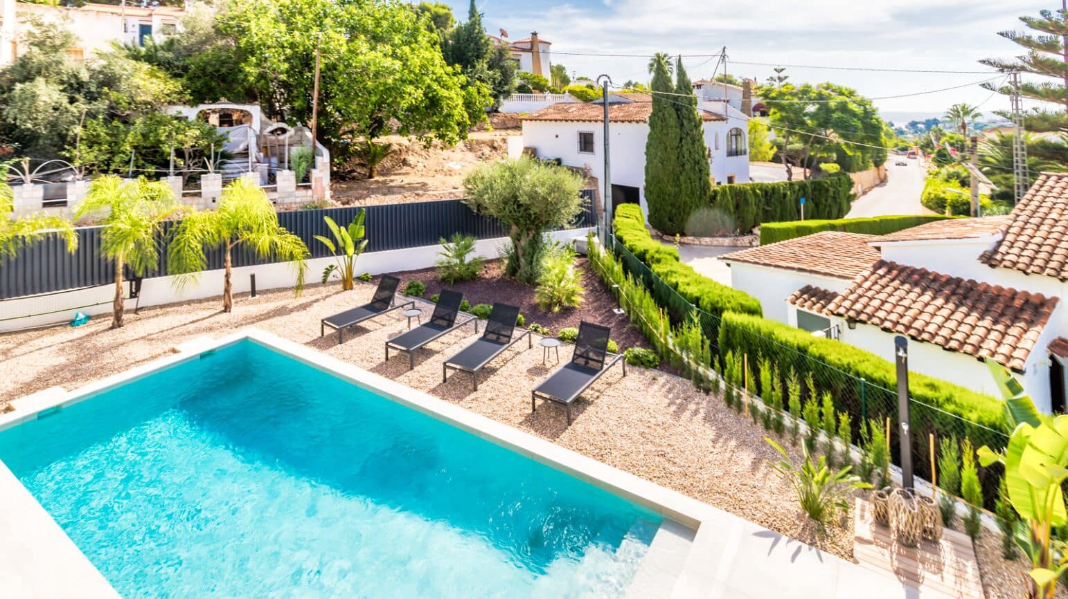 4 makuuhuone Huvila myytävänä paikassa Benissa mukana uima-altaan 
autotalli - 1 250 000 € (Ref: 8513817)