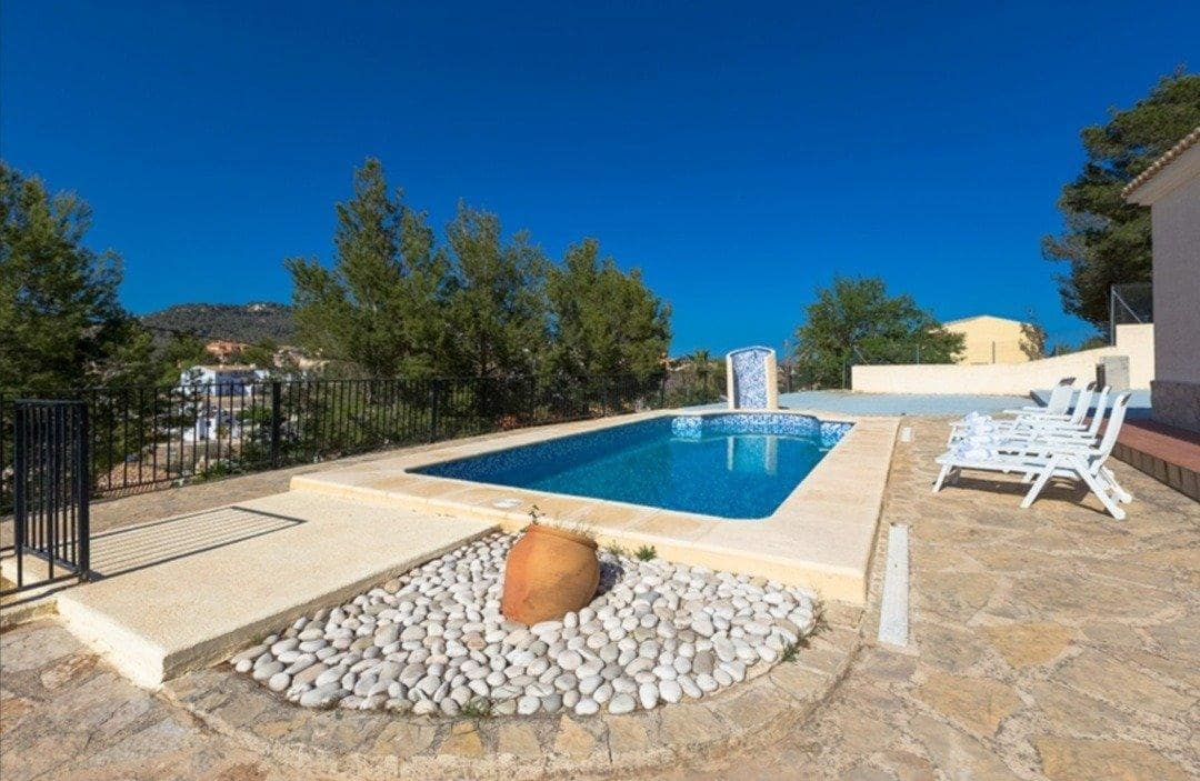 3 bedroom Villa for sale in Calpe / Calp with pool garage - € 435,000 (Ref: 8555363)
