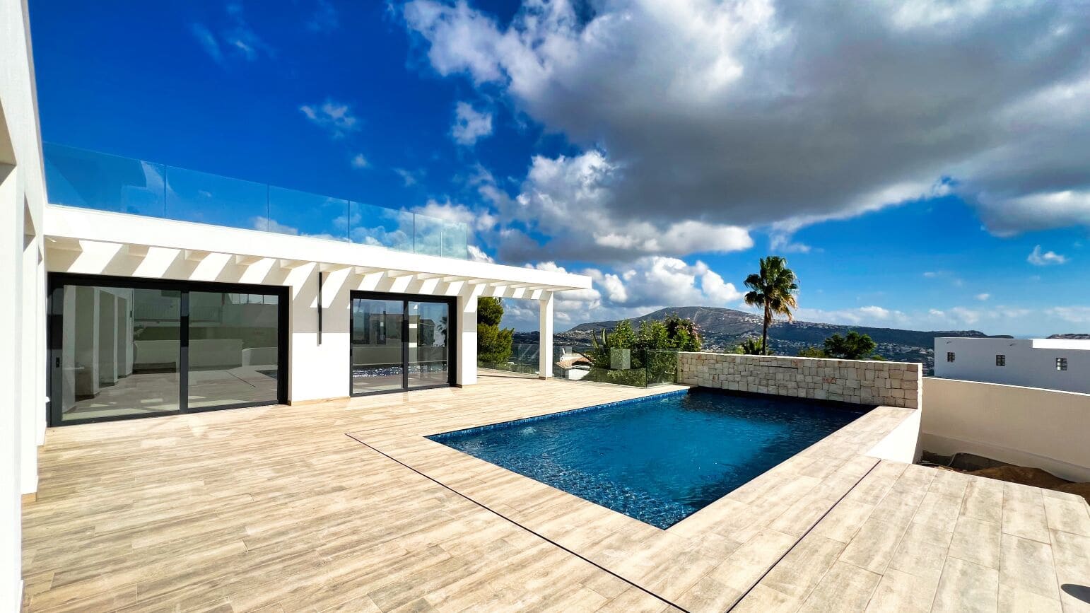 3 makuuhuone Huvila myytävänä paikassa Moraira mukana uima-altaan 
autotalli - 2 250 000 € (Ref: 8595641)