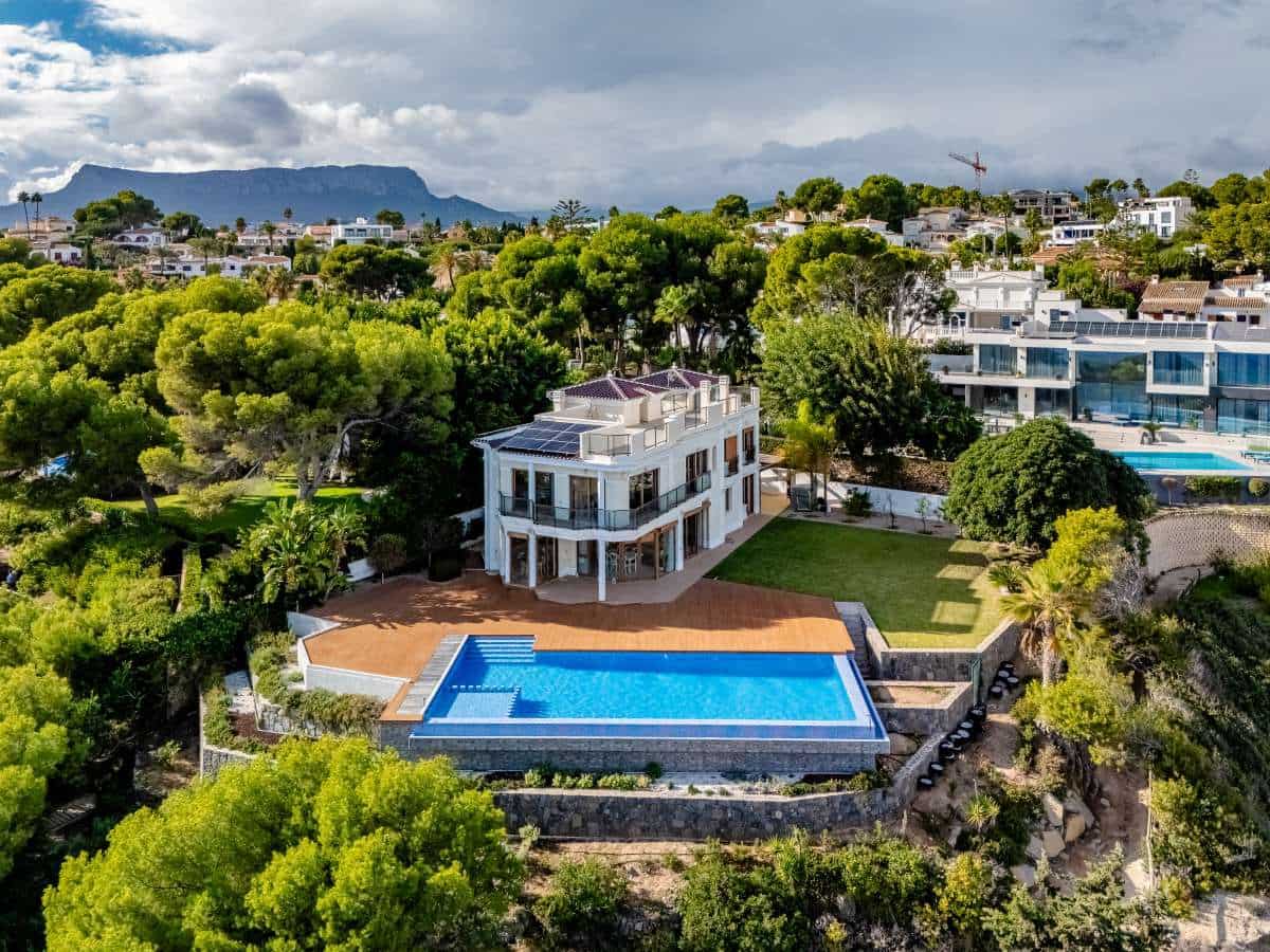 6 soveværelse Villa til salg i Calpe / Calp med swimmingpool - € 4.200.000 (Ref: 8649081)