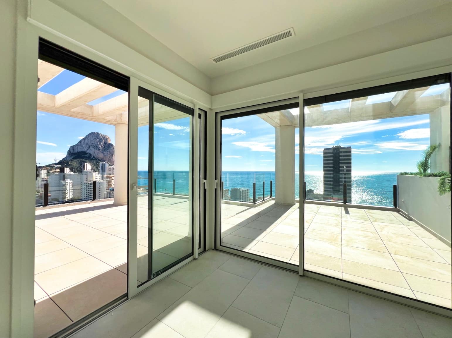 3 soveværelse Penthouse til salg i Calpe / Calp med garage - € 1.100.000 (Ref: 8668684)