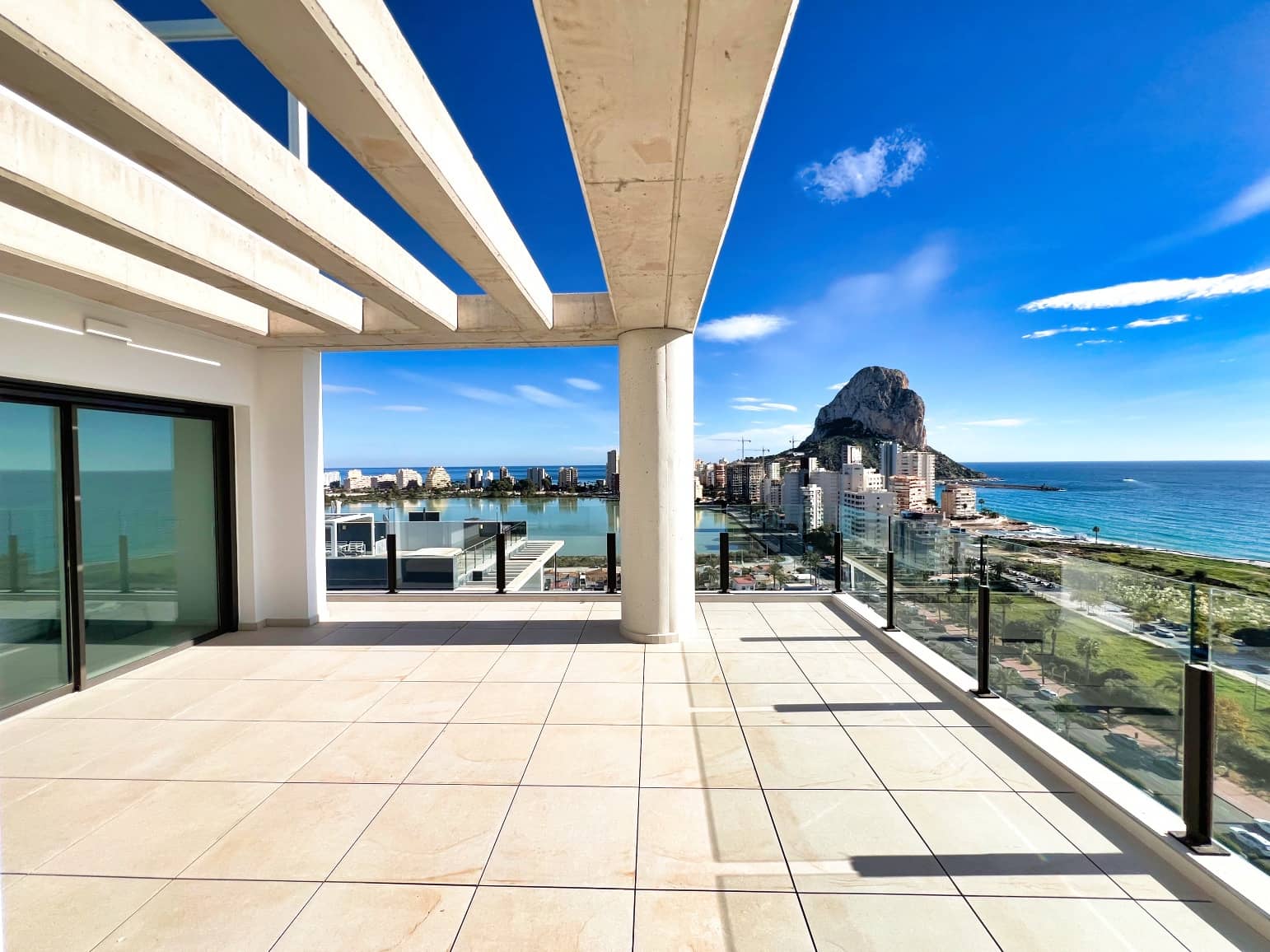 3 soveværelse Penthouse til salg i Calpe / Calp med garage - € 1.100.000 (Ref: 8668684)