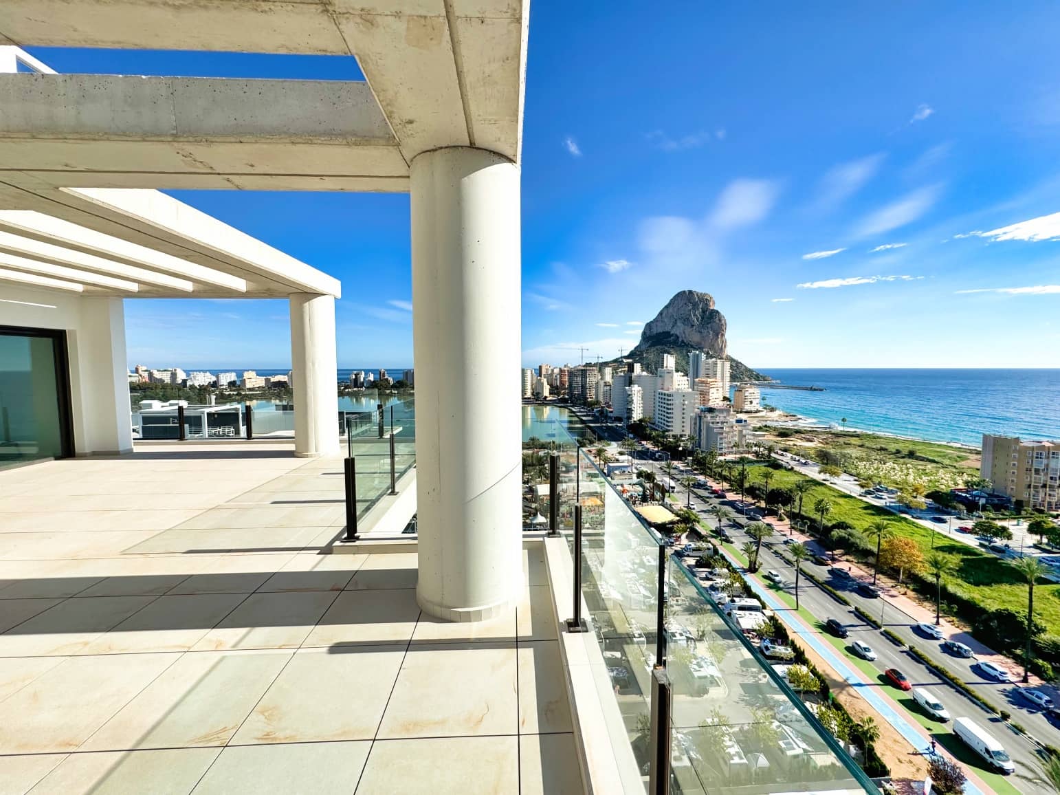 3 soveværelse Penthouse til salg i Calpe / Calp med garage - € 1.100.000 (Ref: 8668684)