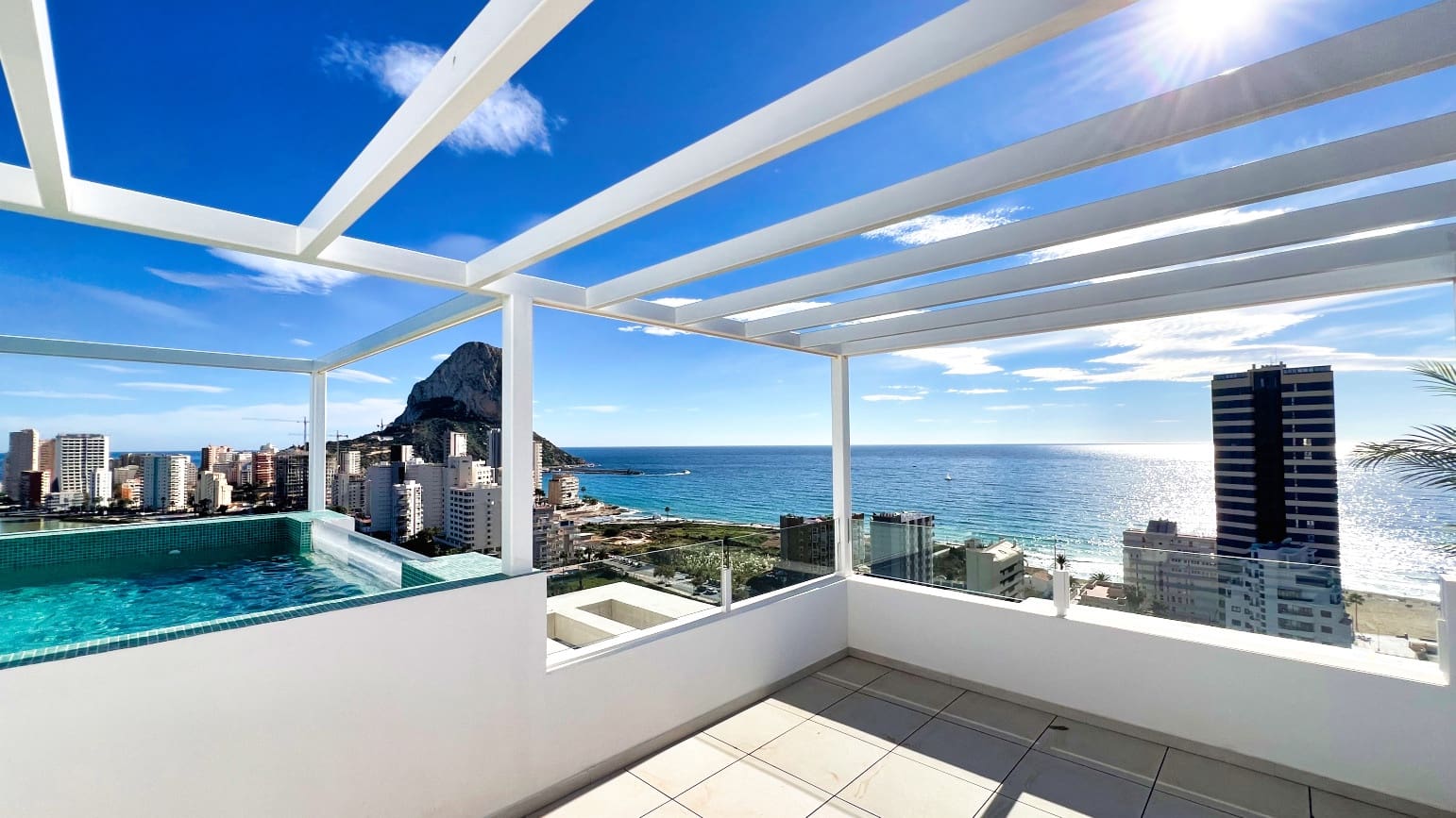 3 soveværelse Penthouse til salg i Calpe / Calp med garage - € 1.100.000 (Ref: 8668684)