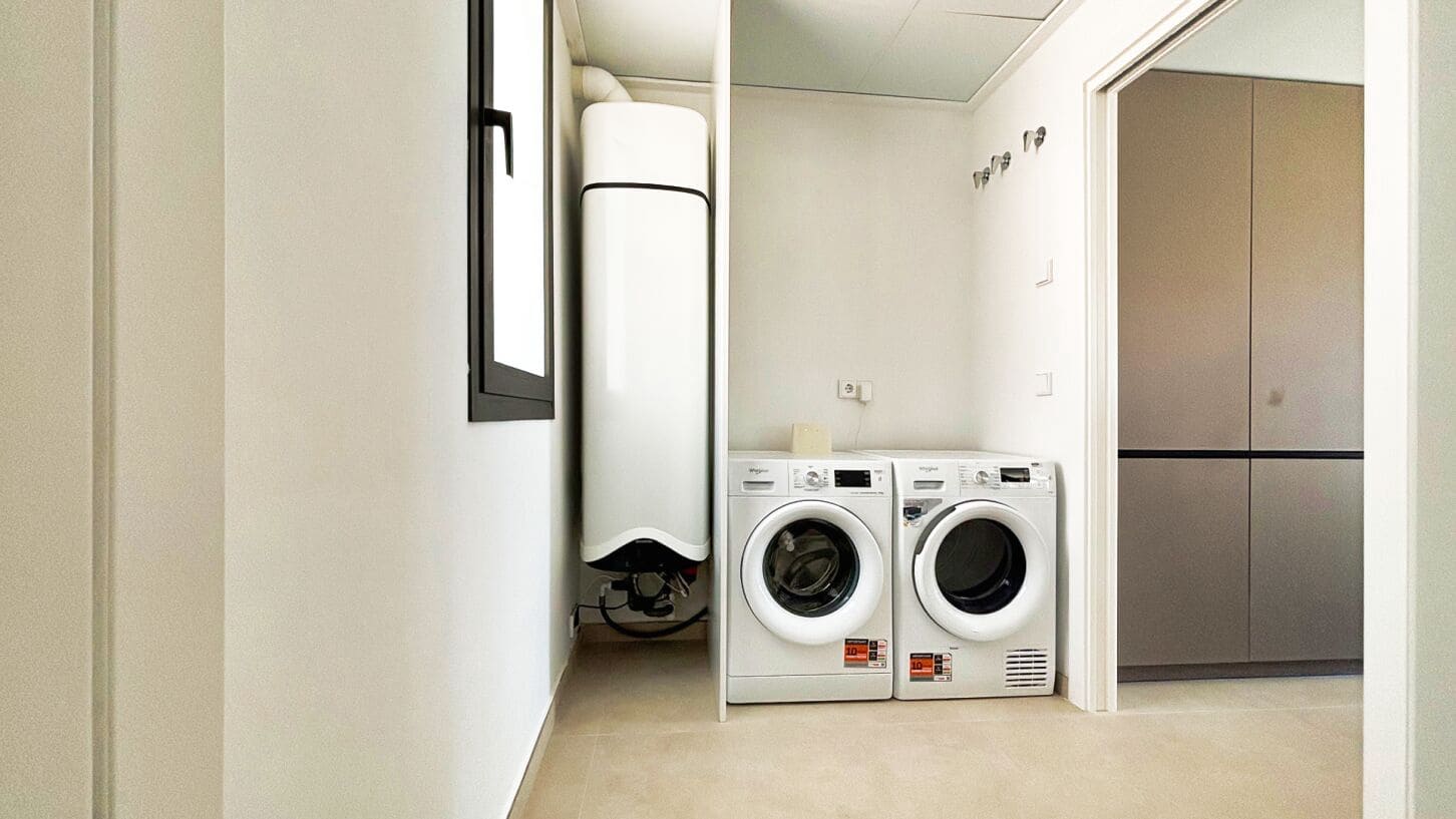 3 bedroom Villa for sale in Polop with pool garage - € 485,000 (Ref: 8692180)