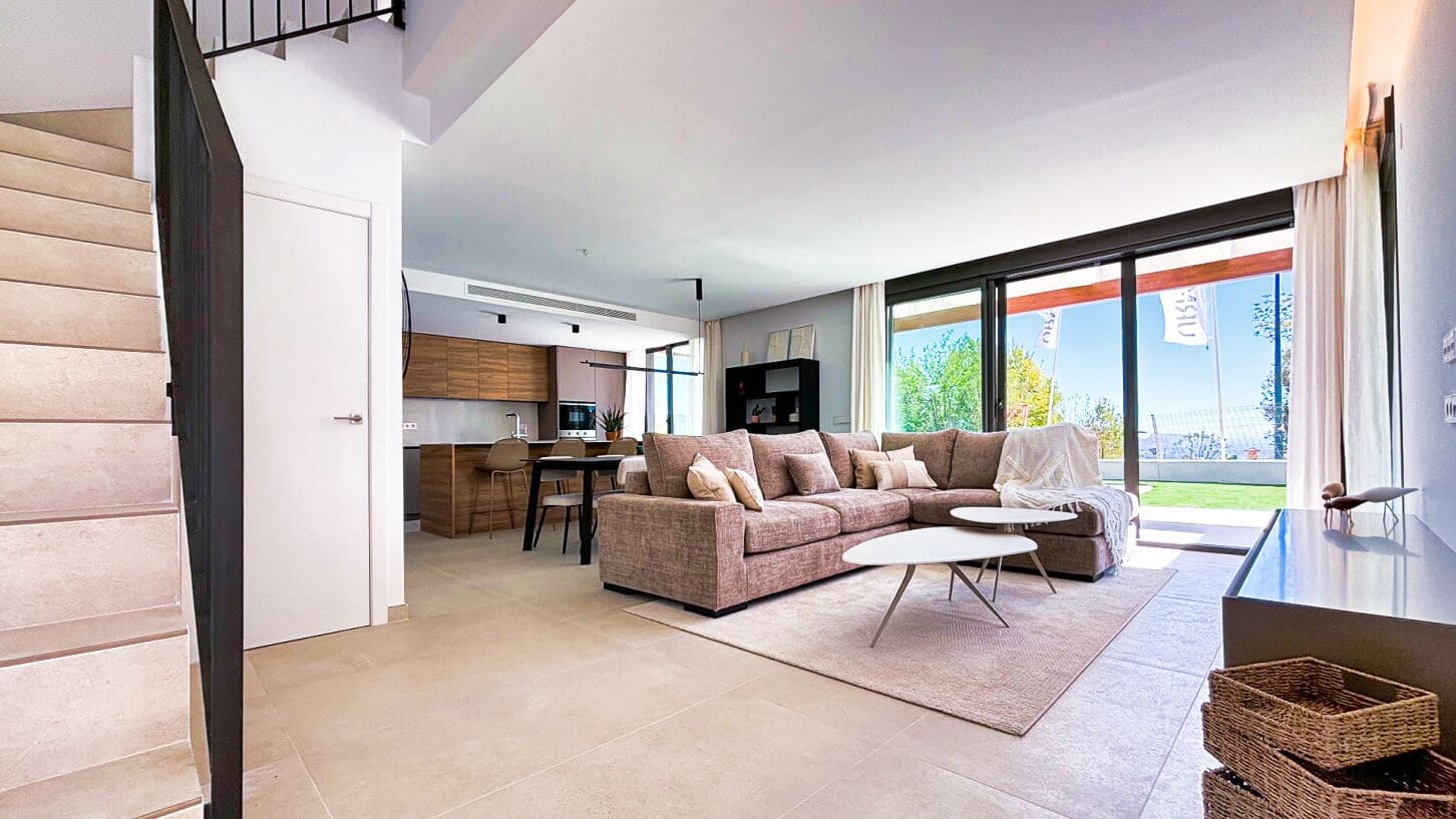 3 bedroom Villa for sale in Polop with pool garage - € 485,000 (Ref: 8692180)