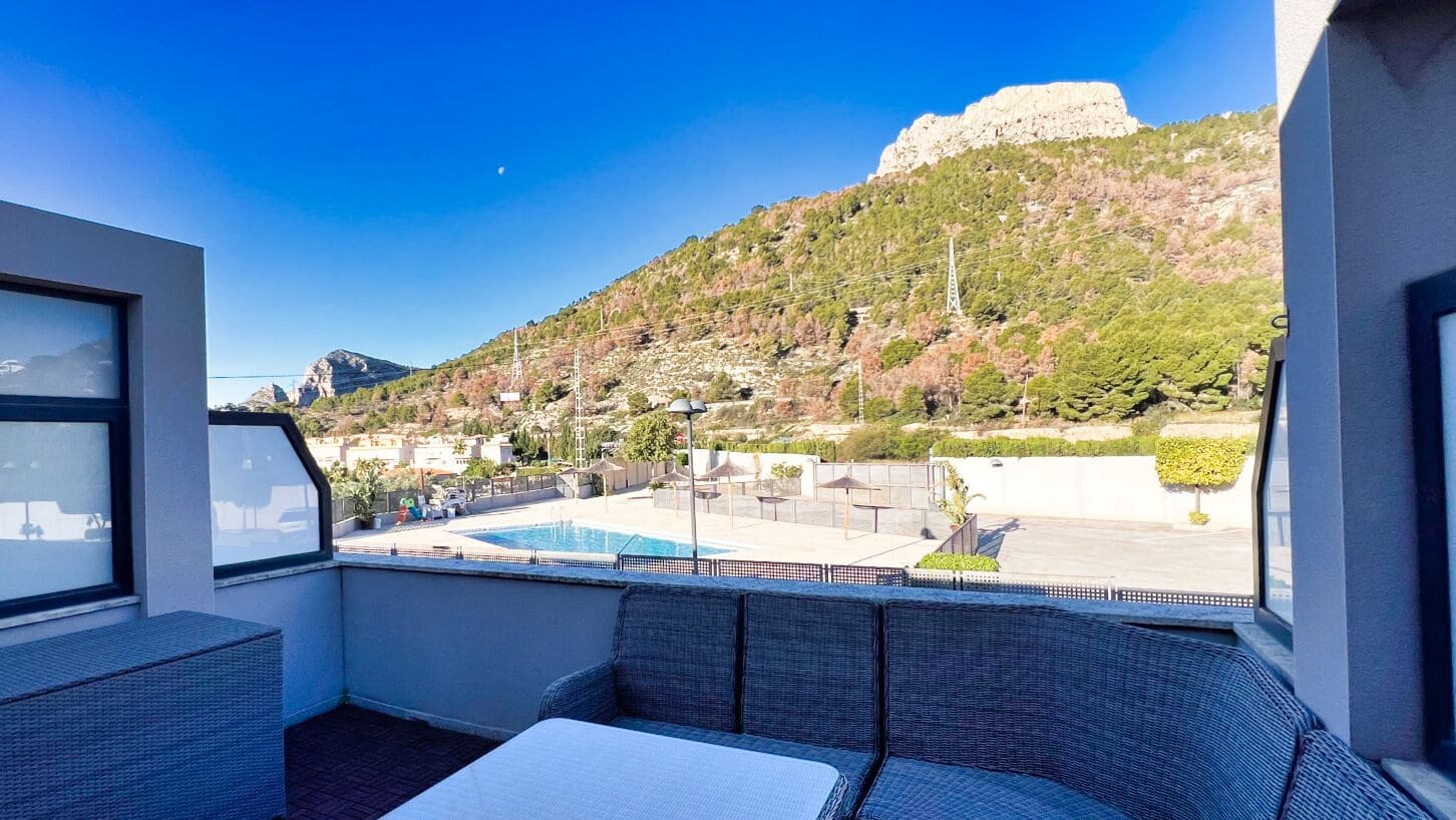 3 Zimmer Haus zu verkaufen in Calpe / Calp mit Pool Garage - 520.000 € (Ref: 8703219)