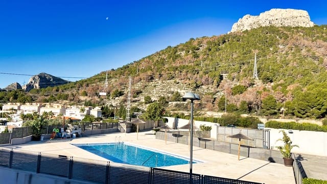 3 Zimmer Haus zu verkaufen in Canuta, Calpe / Calp mit Pool Garage - 520.000 € (Ref: 8703219)