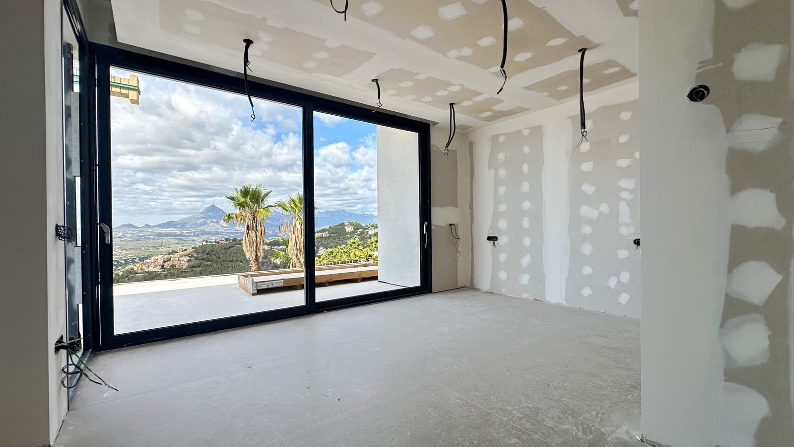 4 bedroom Villa for sale in Altea with pool - € 2,690,000 (Ref: 8744666)